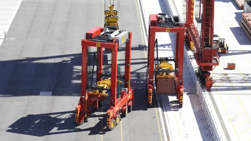 Automated straddle carriers are rising in popularity