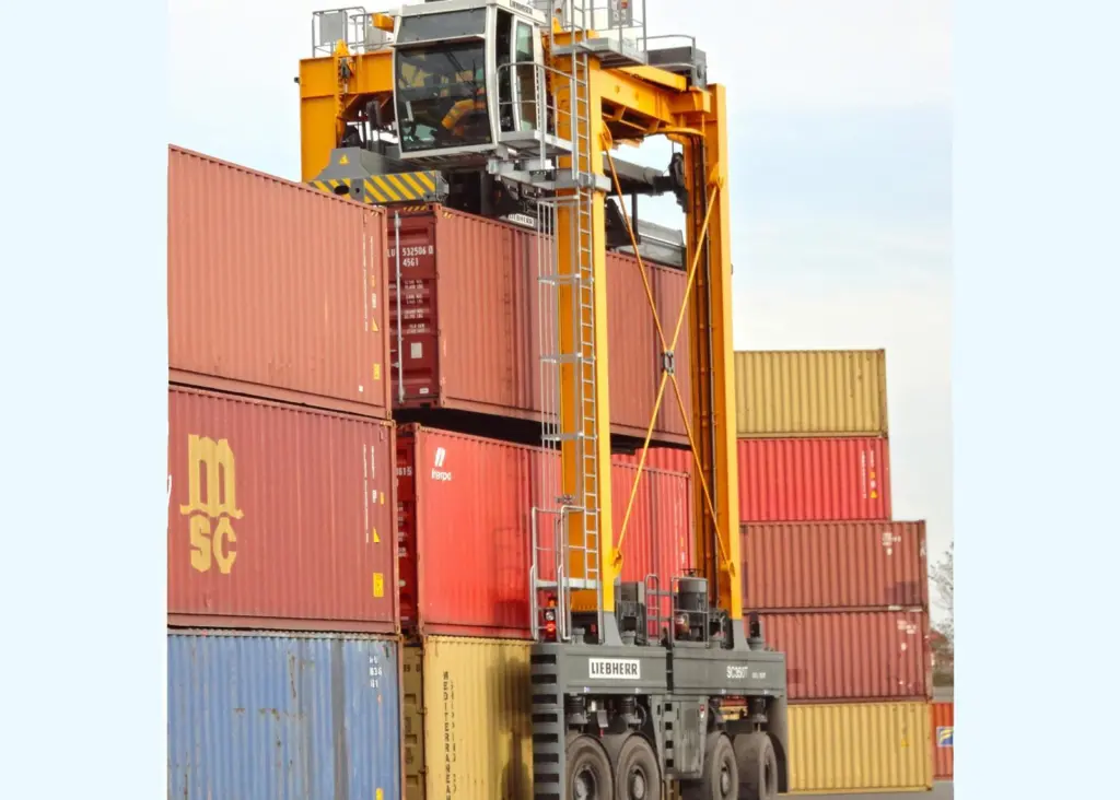 Leibherr will deliver four straddle carriers to New Zealand