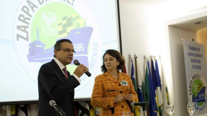 CNA, Senator Kátia Abreu argues that the construction of new private ports will increase competition in the port sector
