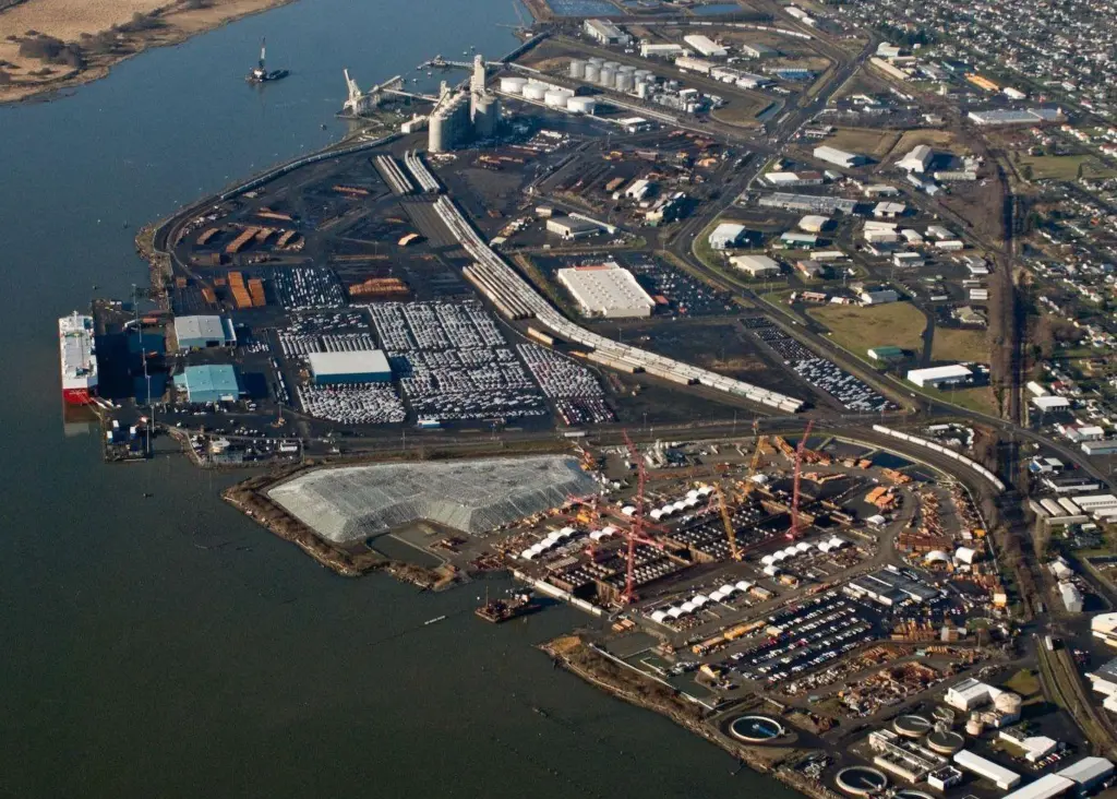 Grays Harbor is eyeing crude handling fortunes