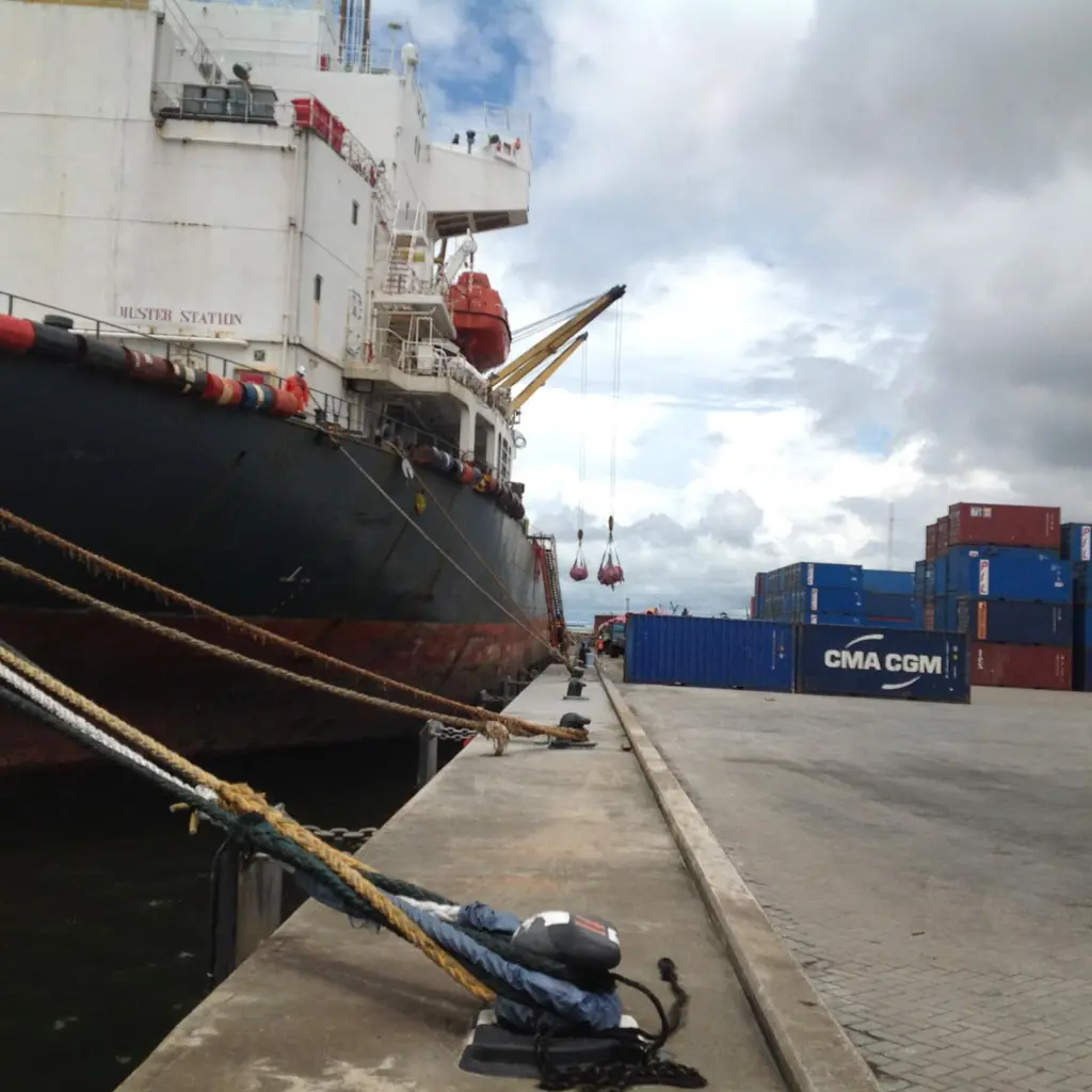 00_98637_141010-APM-Terminals-Monrovia