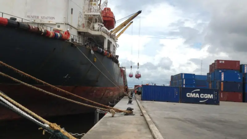 00_98637_141010-APM-Terminals-Monrovia