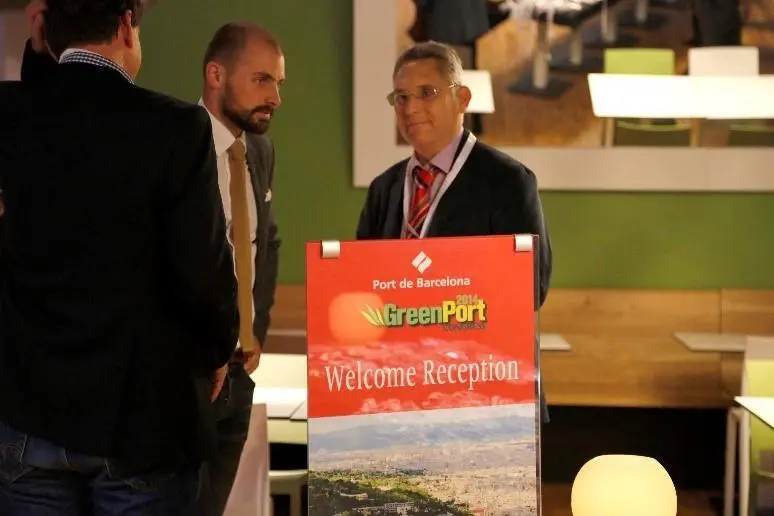 00_99154_Delegates-enjoying-the-GreenPort-Welcome-Reception