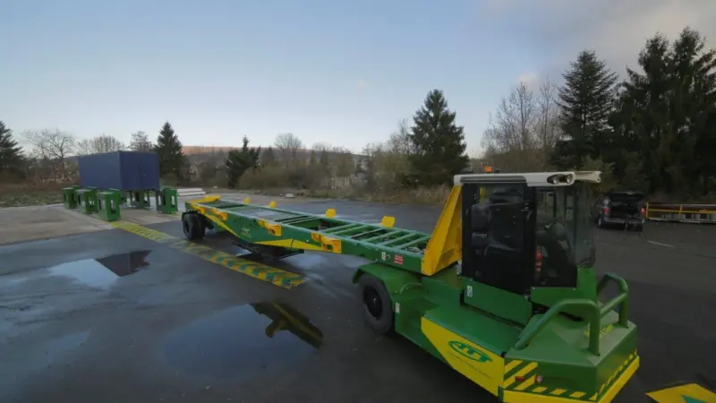 Customers can choose between hydraulic or electric propulsion for the ATT LIft