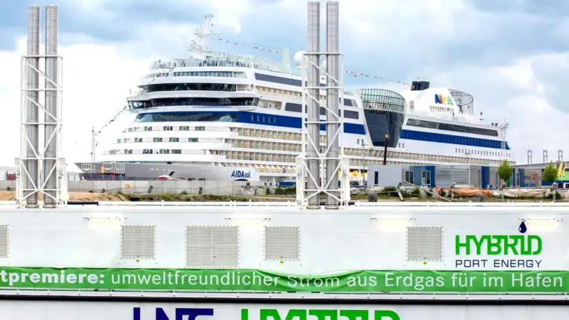 ‘AIDAsol’ has become the first cruise ship to connect to shore side power using Becker Marine Systems’ HUMMEL LNG Hybrid Barge