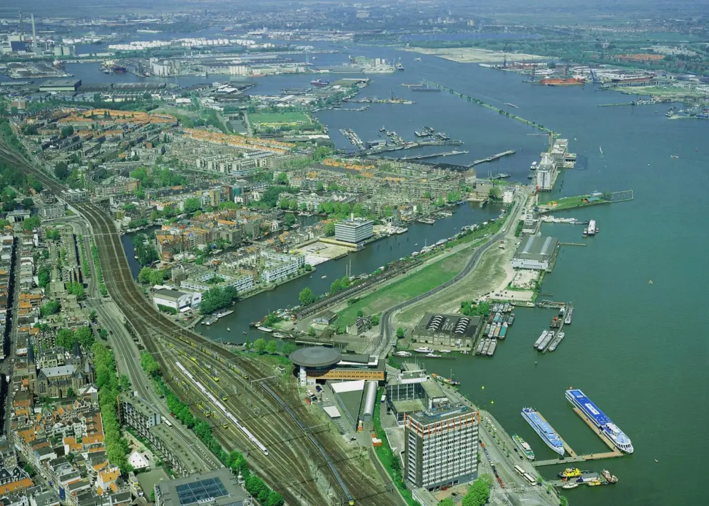 New focus: Amsterdam is looking towards handling biomass and the import of diesel and kerosene