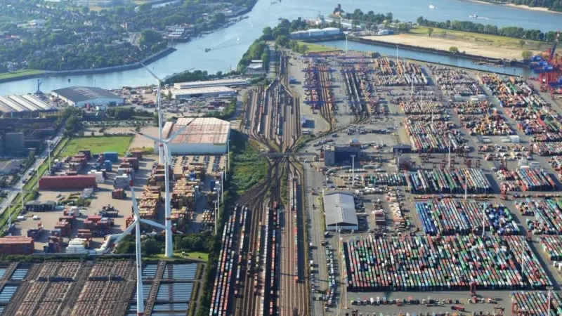 Vessels calling at Hamburg can now dispose of up to six times more waste