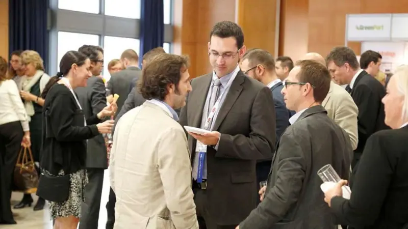 00_99437_2014-Congress-lunch-break