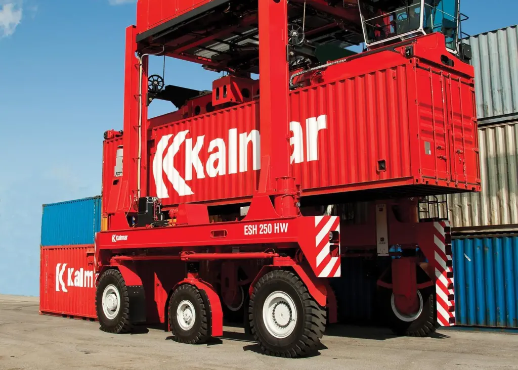HHLA has placed an order with Kalmar for nine straddle carriers