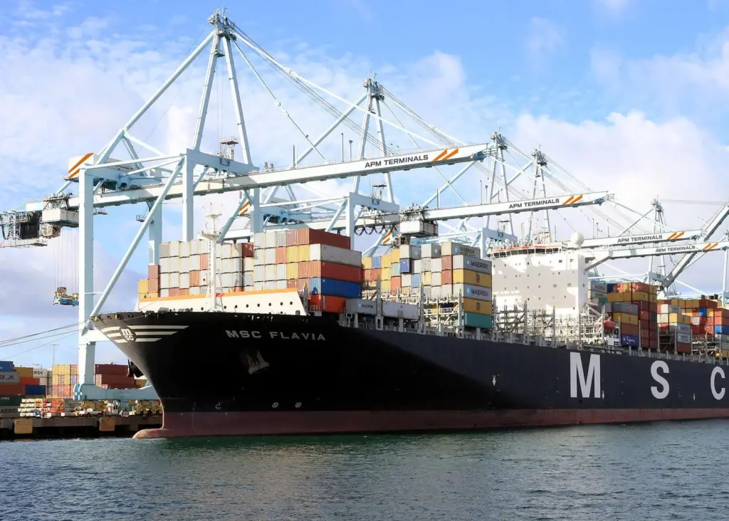 APMT Pier 400 raises crane height and increases technology