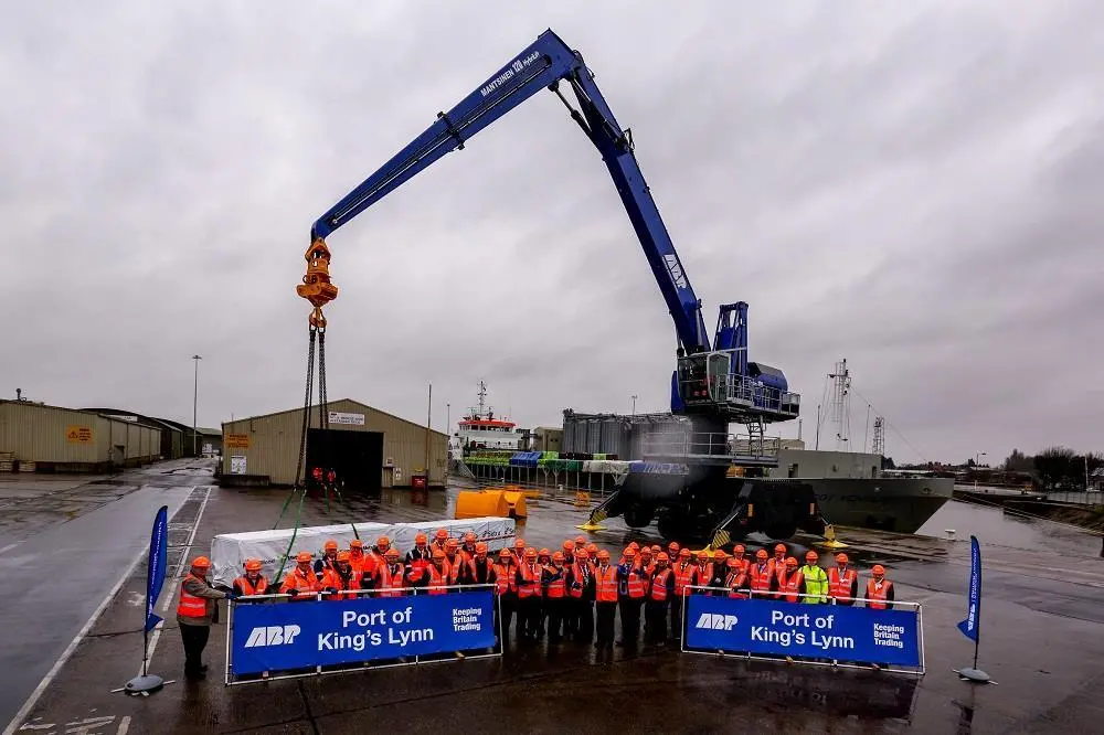 ABP has invested in a new bulk warehouse and 120M Mantsinen hydraulic crane at Port of King's Lynn.