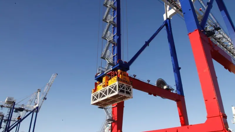 Tests of an innovative container for bulk cargo