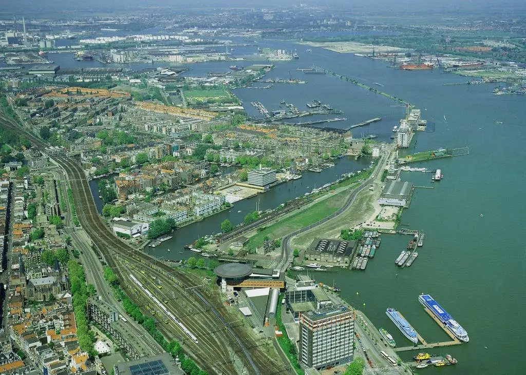 The Port of Amsterdam actively seeks stakeholder dialogue and partnerships to achieve sustainable growth