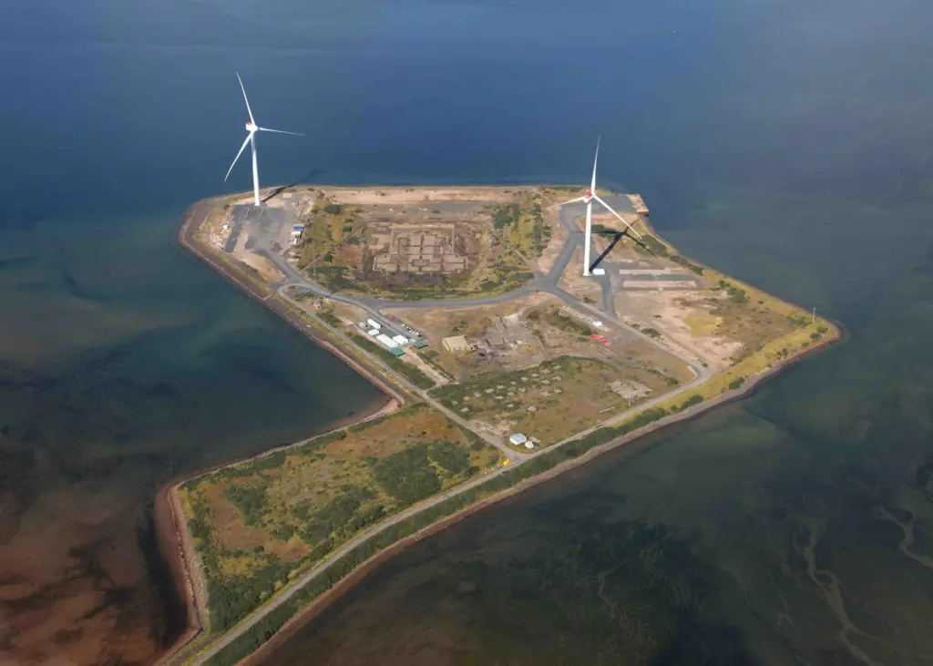 Hunterston Port and Resource Centre (PARC), which includes one of the deepest ports on the UK’s west coast, is being developed by Peel Ports