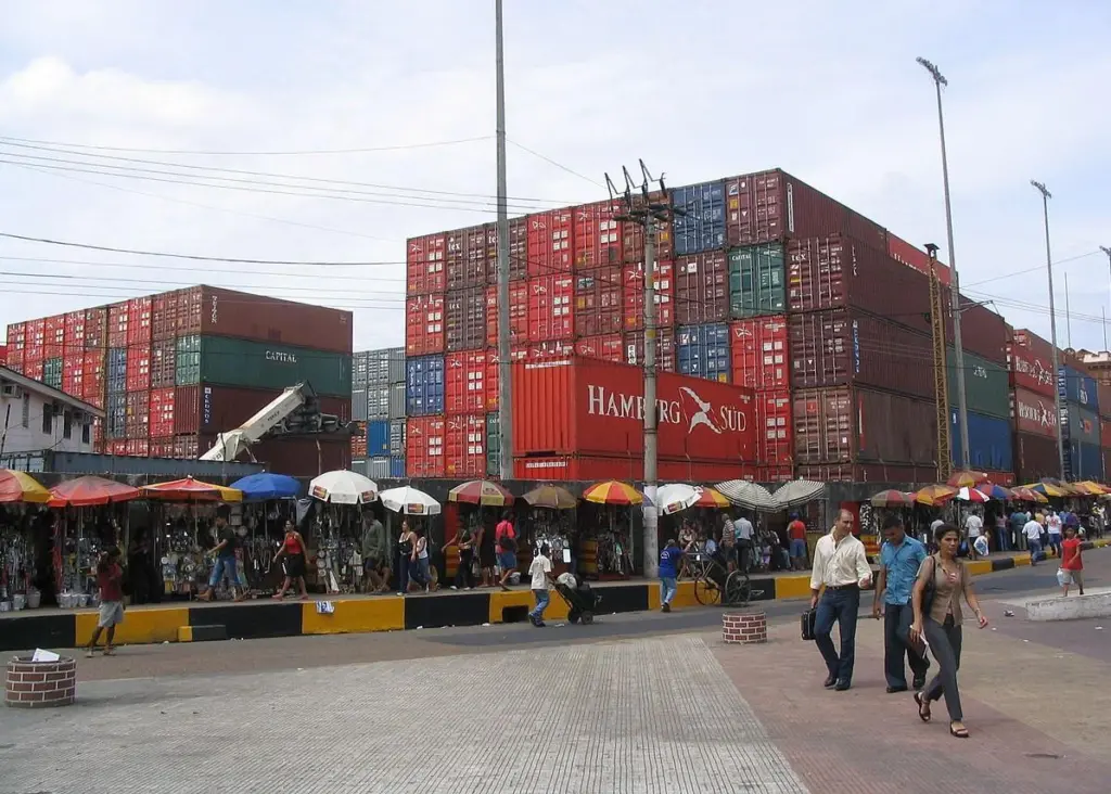 ANTAQ has authorised Chibatão Navegação e Comércio to expand operations by adding 400 m of quay at the Port of Manaus Photo: H. Langos/Wikimedia Commons/CC BY 2.5