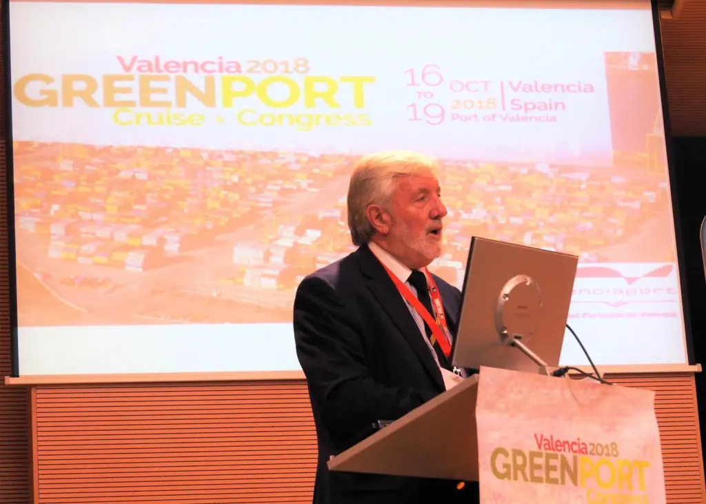 Michael McCarthy of Cruise Europe welcomes delegates to GreenPort Cruise