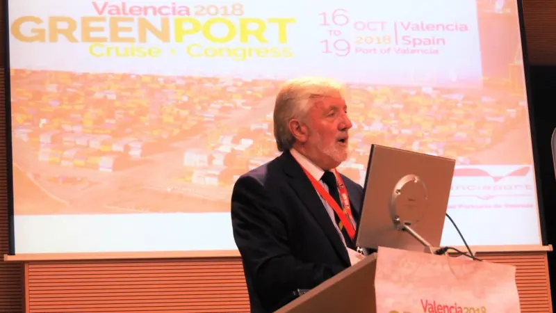 Michael McCarthy of Cruise Europe welcomes delegates to GreenPort Cruise