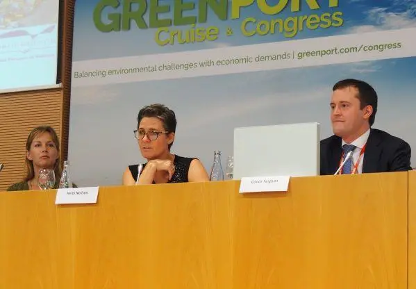 Heidi Neilson of Port of Oslo answers a question, flanked by Linda van Waveren of Port of Amsterdam and Conor Feighan, Feport