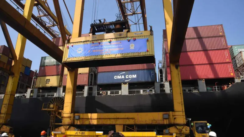 Colombo has recently broken the 7m teu mark, but Sri Lanka itself is looking increasing boxed in. Credit: SLPA