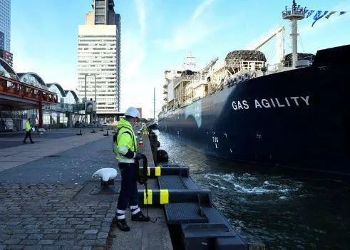 LNG bunkering