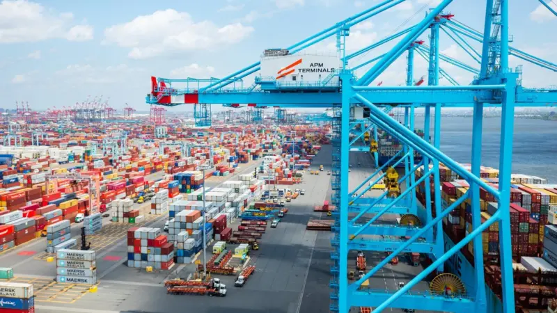 APMT Elizabeth aims to reduce CO2 emissions by 45% in 2021 by embracing green power Photo: APM Terminals/Flickr