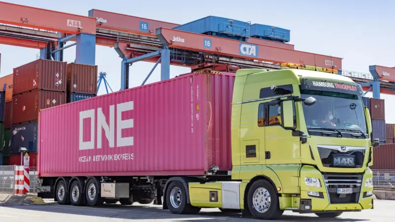 Self-driving truck