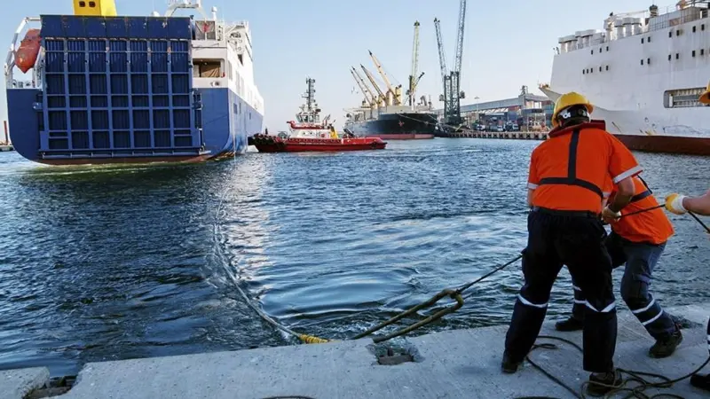 Port workers are under greater stress in the pandemic shipping environment