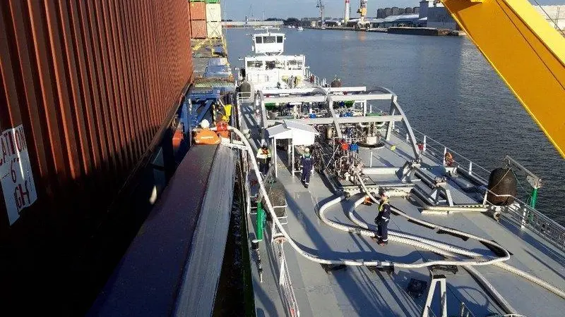 Bunkering fuel at the Port of Antwerp