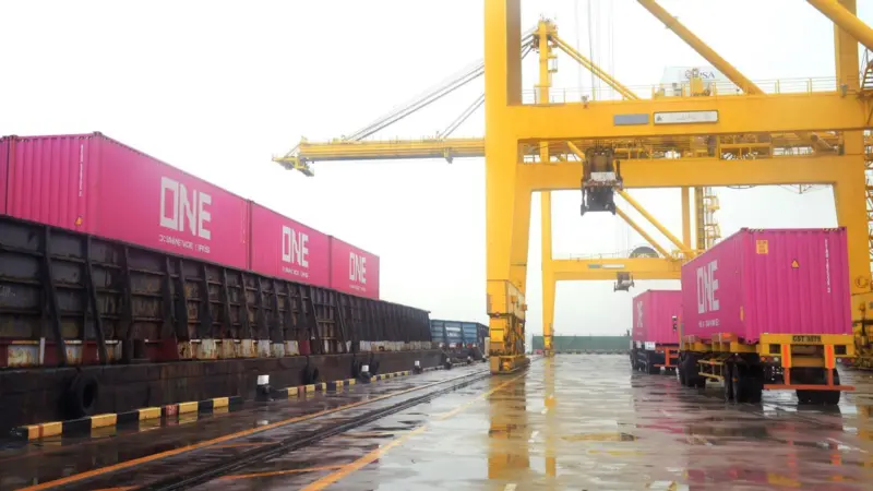 The barges are being used to transport empty containers to PSA Jurong Island Terminal (JIT)