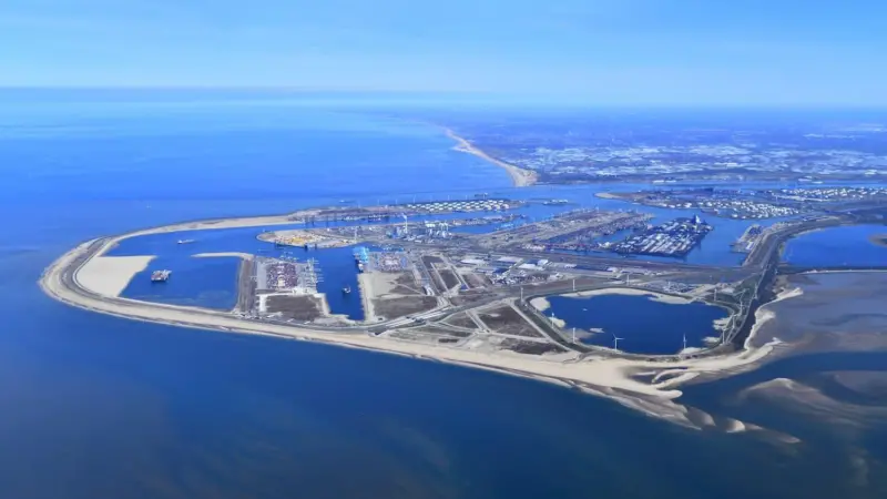 At Maasvlakte, the Port of Rotterdam is developing a conversion park to produce green hydrogen