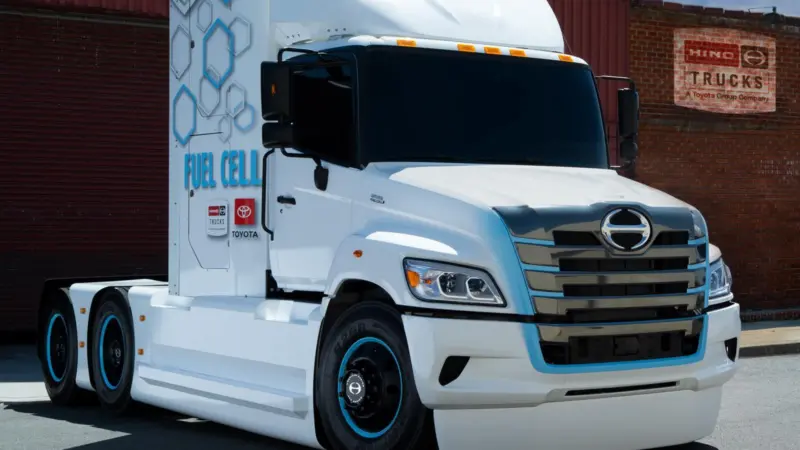 The Hino Trucks XL 8 Fuel Cell Vehicle is to be road tested in Californian ports