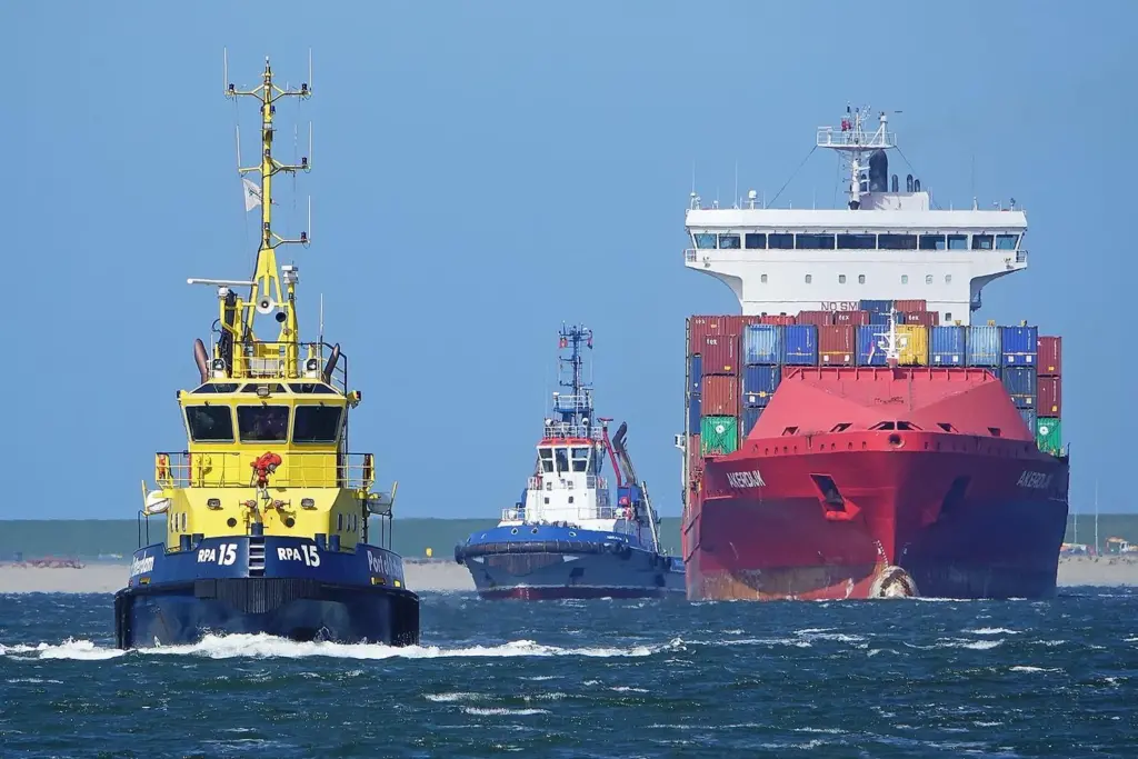 Rotterdam is aiming to make its first patrol vessels emission-free from 2025
