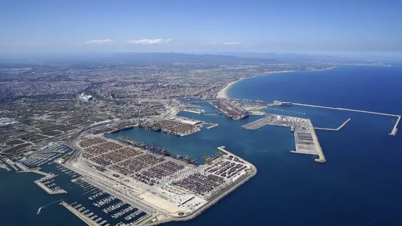 thumbnail_Aérea Puerto Valencia y ciudad