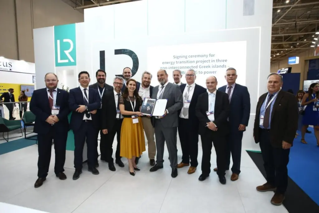 The Pre-FEED/AIP contract was signed at Posidonia 2022 by Lloyd’s Register and Blue Sea Power