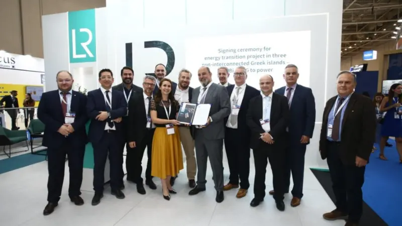 The Pre-FEED/AIP contract was signed at Posidonia 2022 by Lloyd’s Register and Blue Sea Power