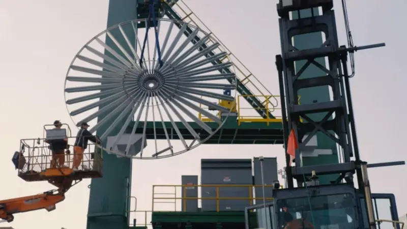The Pier J eRTG project is estimated to eliminate consumption of diesel fuel by 225,000 gallons per year