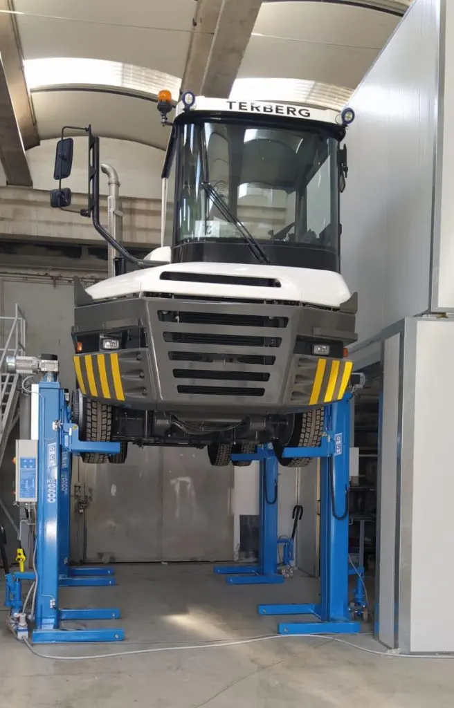 A terminal tractor is being converted to run on hydrogen Photo: Port of Valencia
