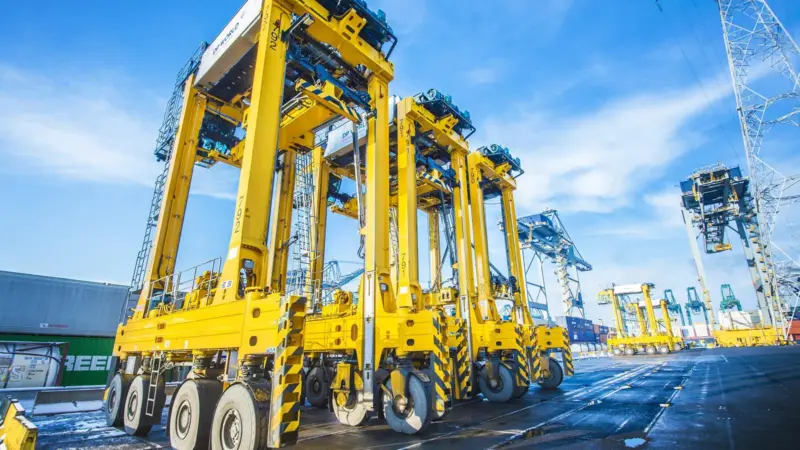 Kalmar hybrid straddle carriers at Antwerp