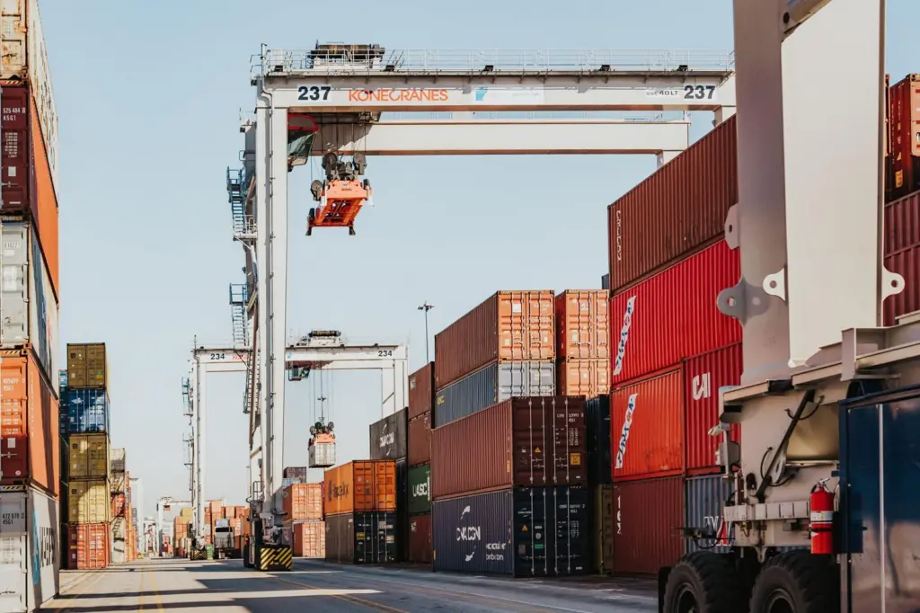 Rubber-tyred gantry crane at the Port of Savannah