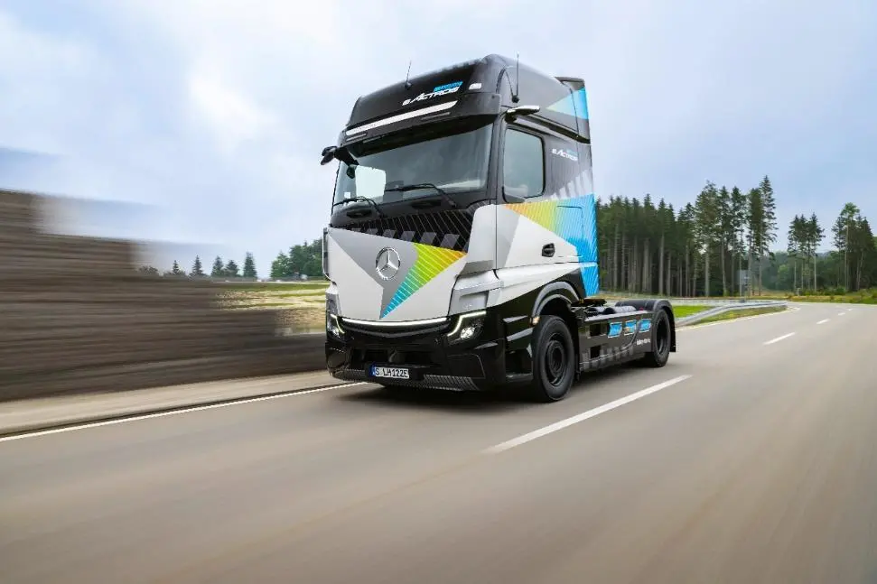 The eActros LongHaul from Mercedes-Benz Trucks