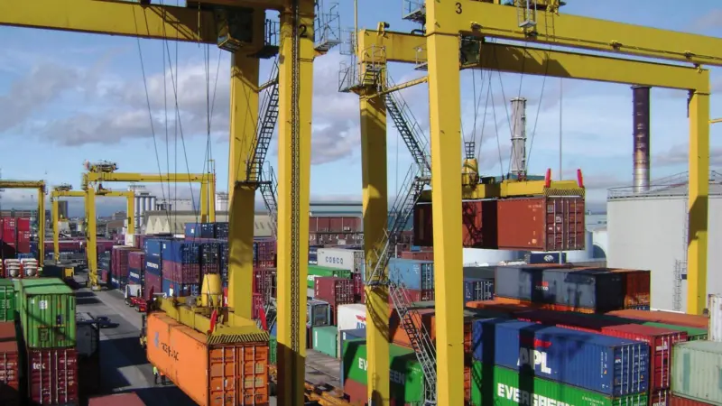 Liebherr rubber-tyred gantry cranes