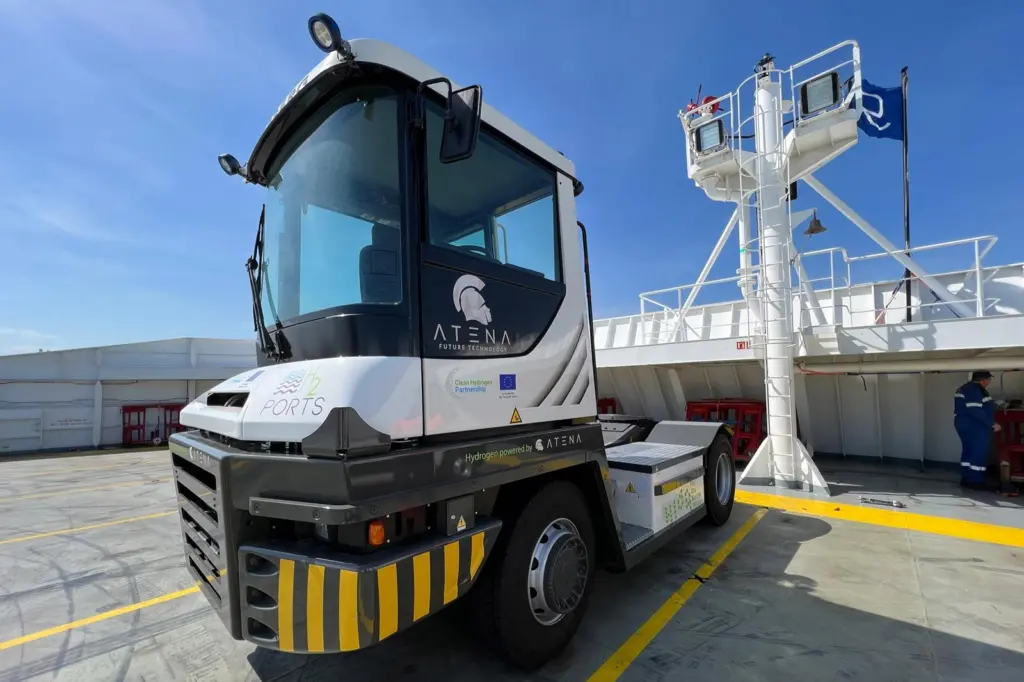 Port of Valencia hydrogen terminal tractor