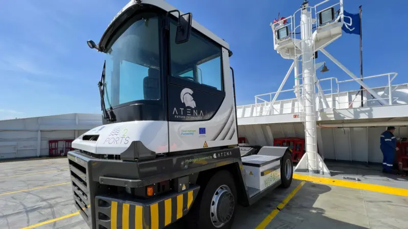 Port of Valencia hydrogen terminal tractor