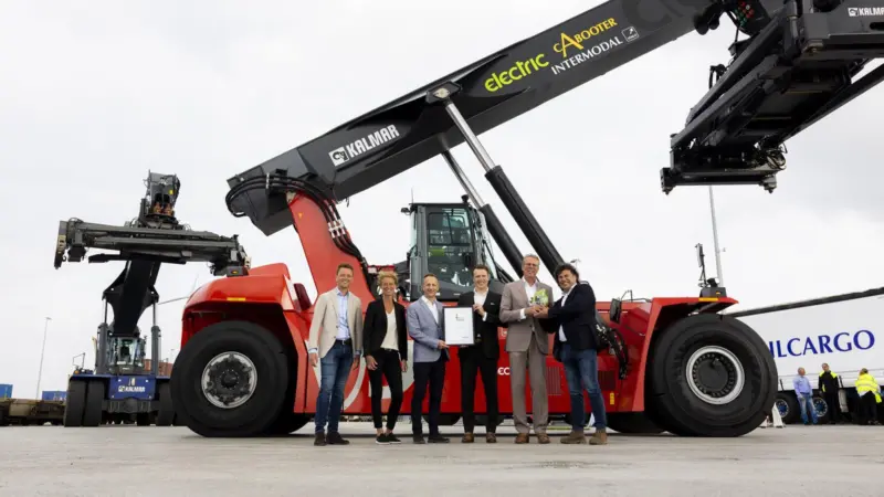 Kalmar's fully electric reachstacker