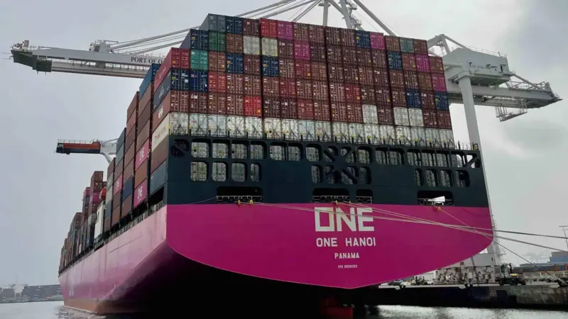 Container ship at the TraPac terminal at the Port of Oakland