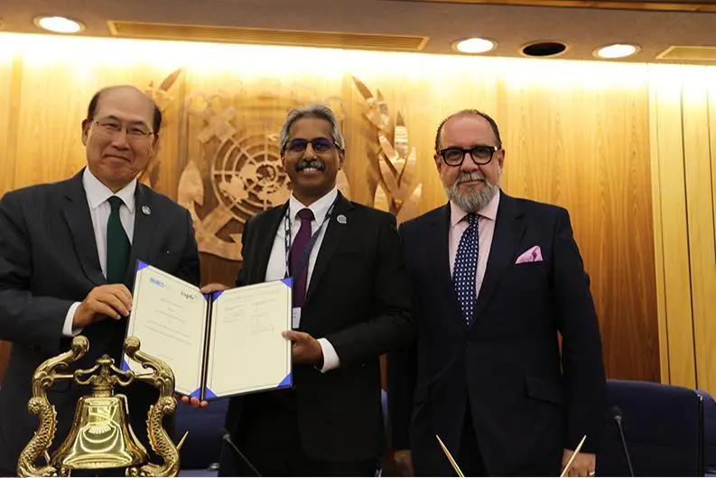 (l-r) Kitack Lim, Secretary-General of the IMO; Captain K. Subramaniam, President of IAPH; Dr Patrick Verhoeven, MD of IAPH