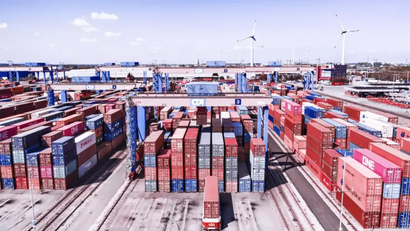 Automatic warehouse crane systems at the Container Terminal Altenwerder