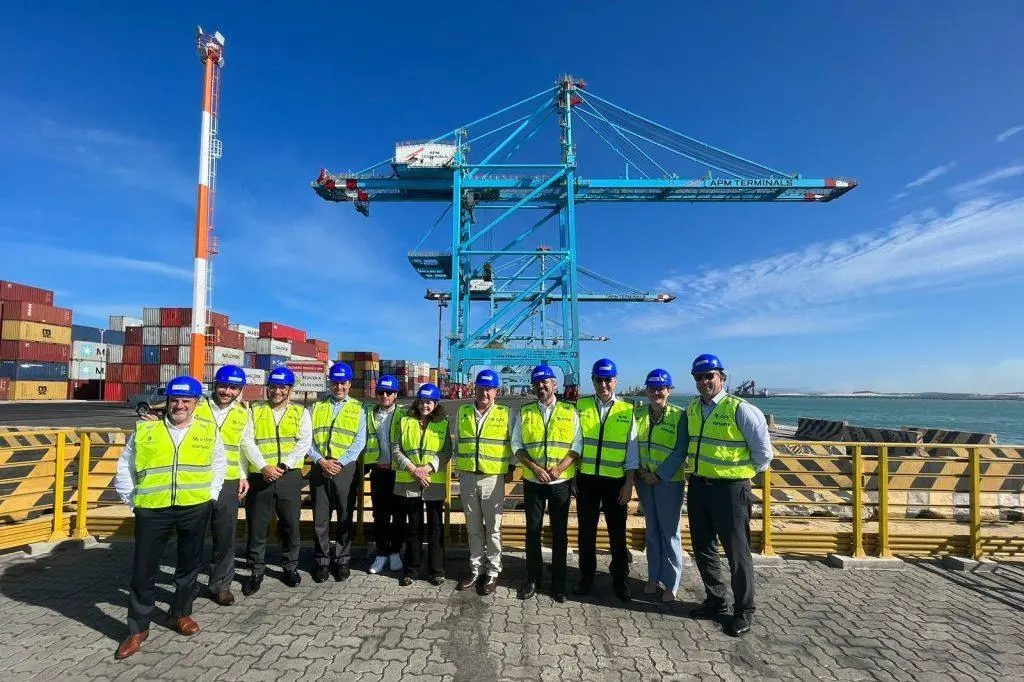 Governor Elmano de Freitas on a visit to the Port of Pecém