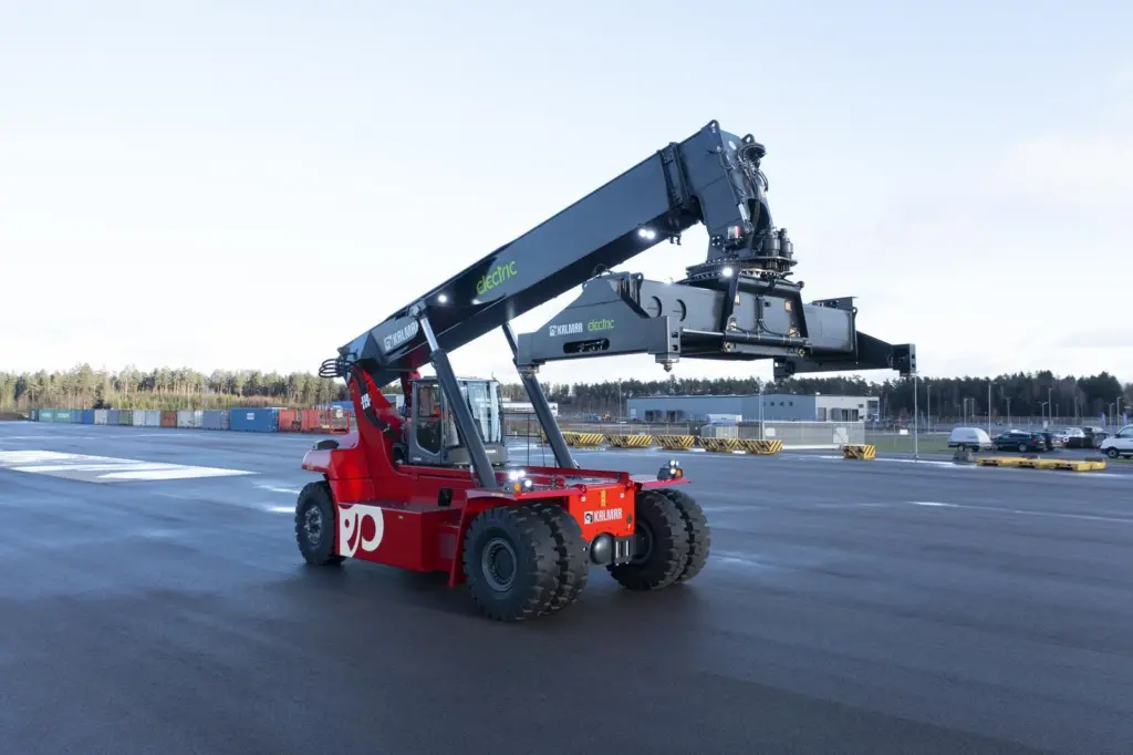 Kalmar electric reach stacker