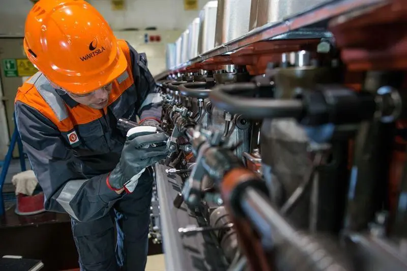 Wärtsilä engineer at work
